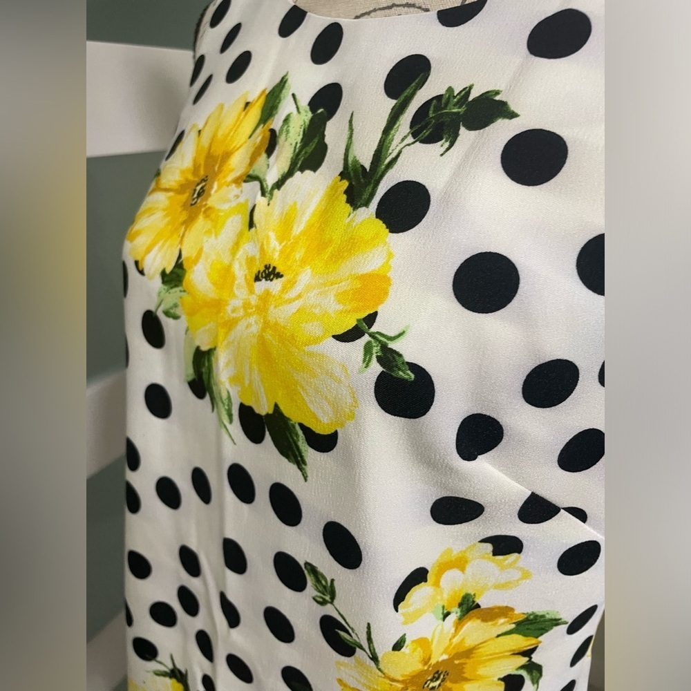 Black and White Polka Dot Sleeveless Sheath Dress with Yellow Floral Design - Picture 4 of 8
